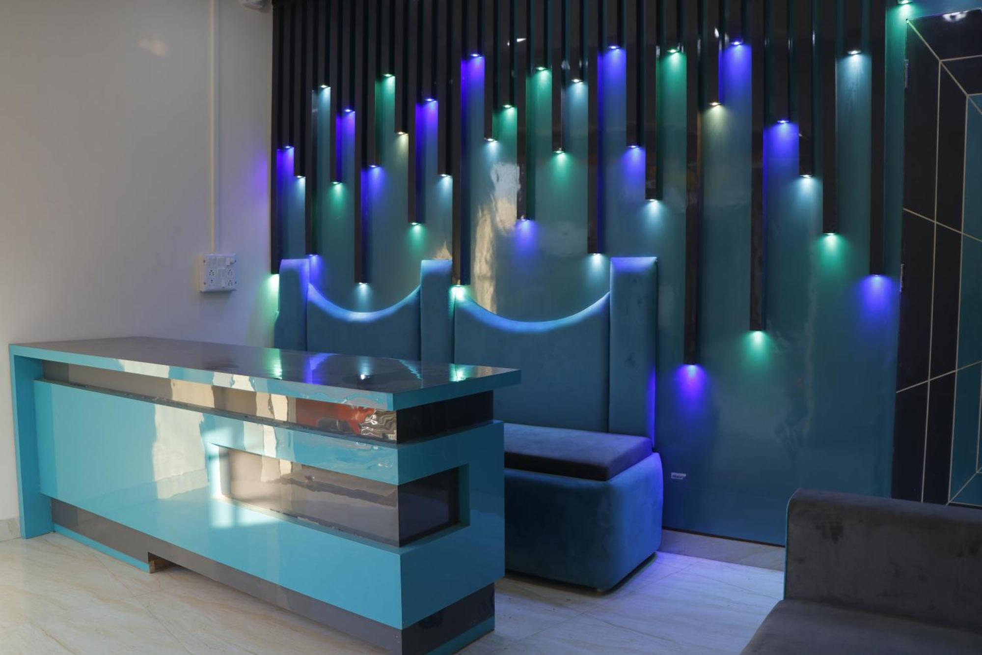 Dolphin Guest House 马图拉 外观 照片
